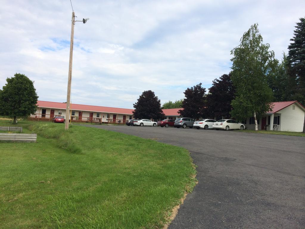 Port Lodge Motel Pulaski Extérieur photo